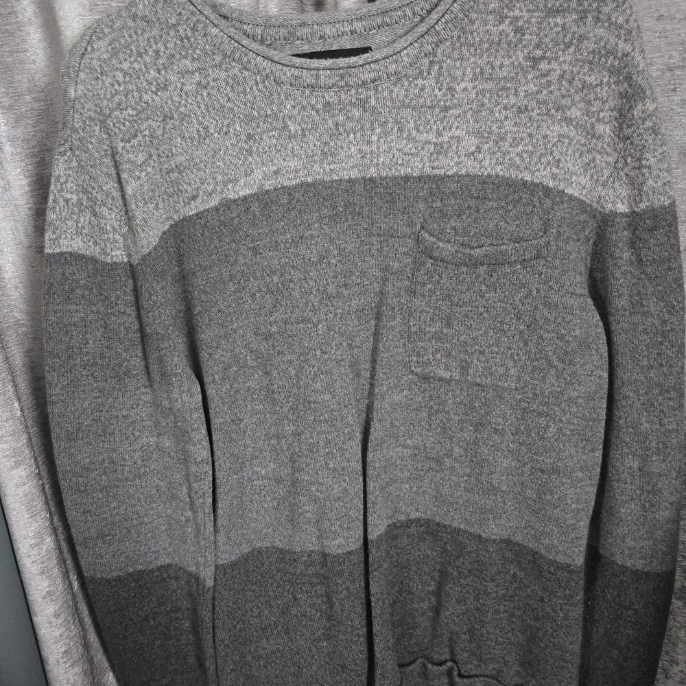 Men's Gray Sweater
